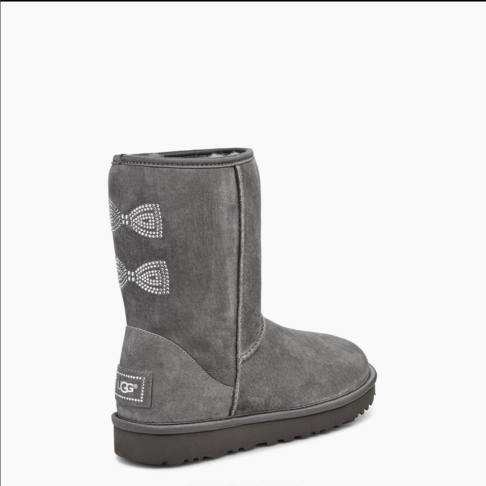 UGG: Classic Short - Crystal Bow